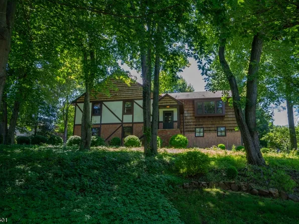 39 Meyersville Rd, Chatham, NJ 07928