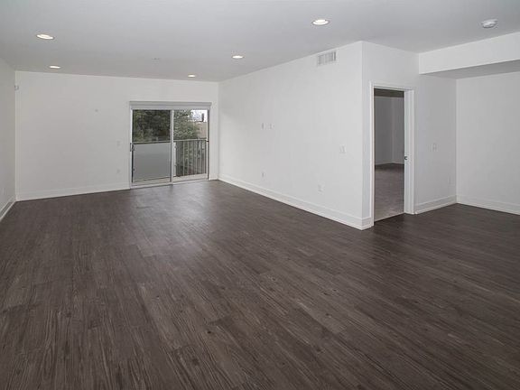 5th image of 2028 S Bentley Ave APT 301