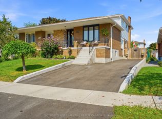 2429 Whaley Dr, Mississauga, ON L5B 2B3