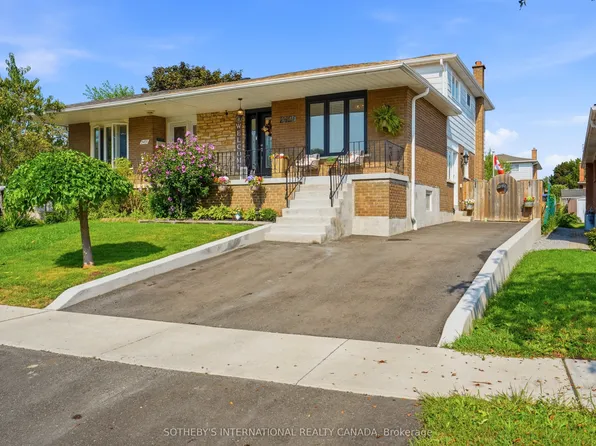 2429 Whaley Dr, Mississauga, ON L5B 2B3