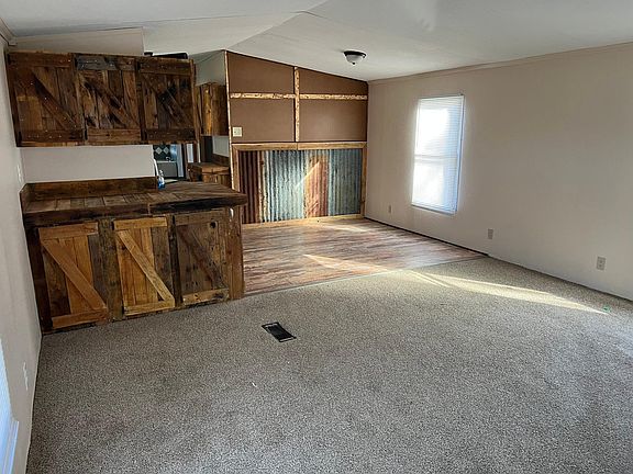 2nd image of 704 SW 22nd St