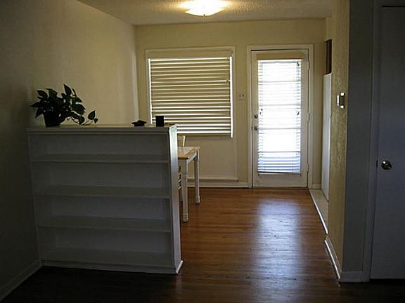 2nd image of 2575 Squire Pl