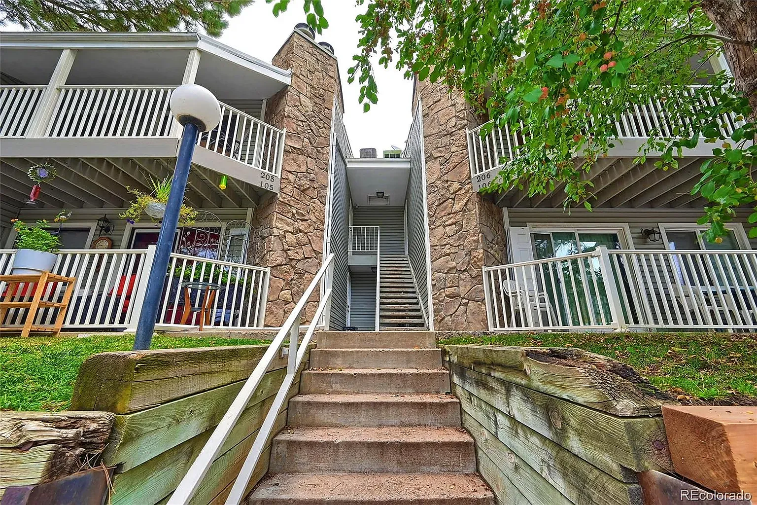 1 bed, 734 sqft, $1,680 — Photo 1