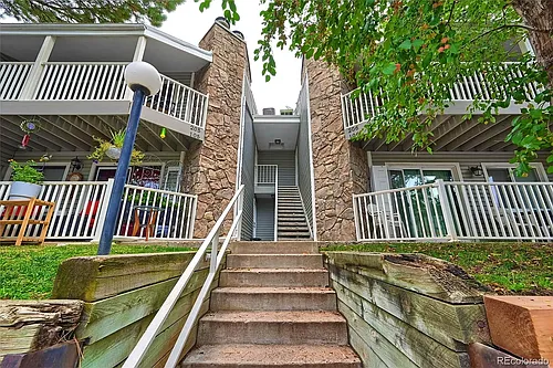 910 S Walden St #206 Photo 1
