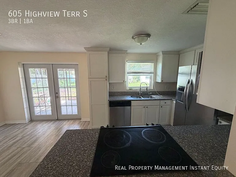 605 Highview Ter S — Photo 6