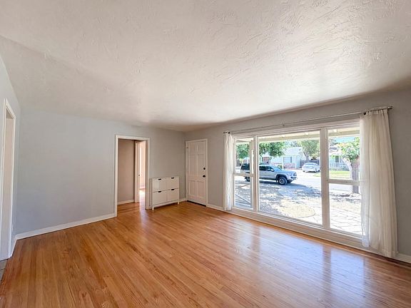 3rd image of 6015 12th Ave