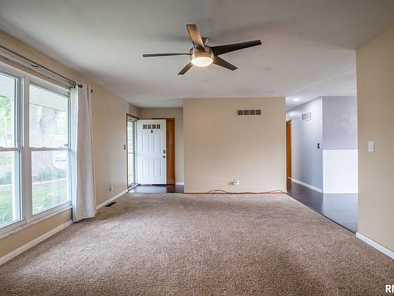 3rd image of 2123 W Virginia Ave