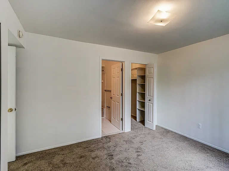 Fernwood Apartments — Photo 12