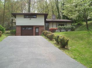 27 Lloyd Ave, Sylva, NC 28779