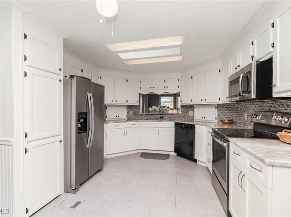 5508 Colonial Rd, North Fort Myers, FL 33917