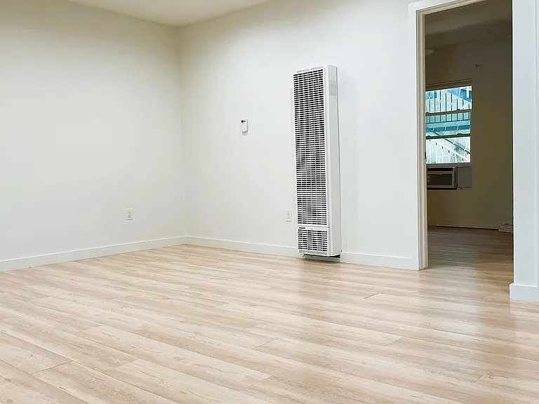 368 N Avenue 57 #7 — Photo 3