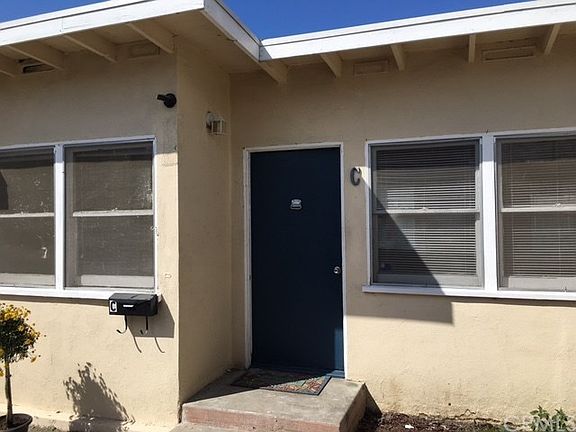 4th image of 943 W Colorado Blvd APT C