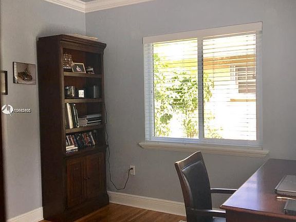 4th image of 122 Romano Ave