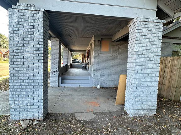 2nd image of 897 N Highland St