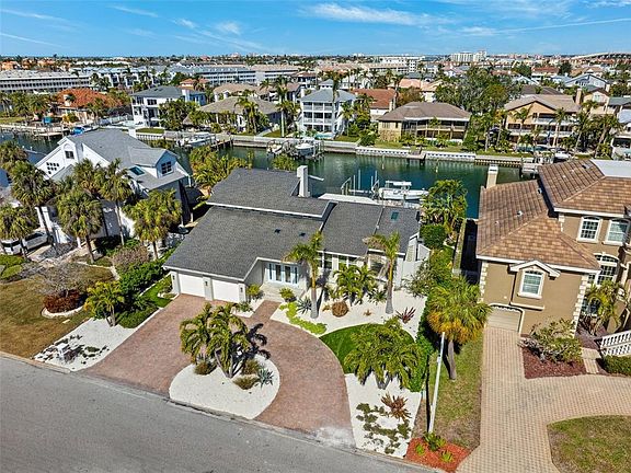 3rd image of 123 8th St E