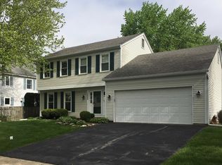 1520 Banbury Ave, Saint Charles, IL 60174