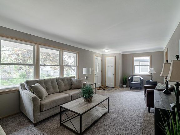 4th image of 1424 7th Ave S