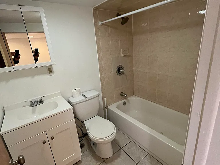 431 Monmouth St — Photo 7