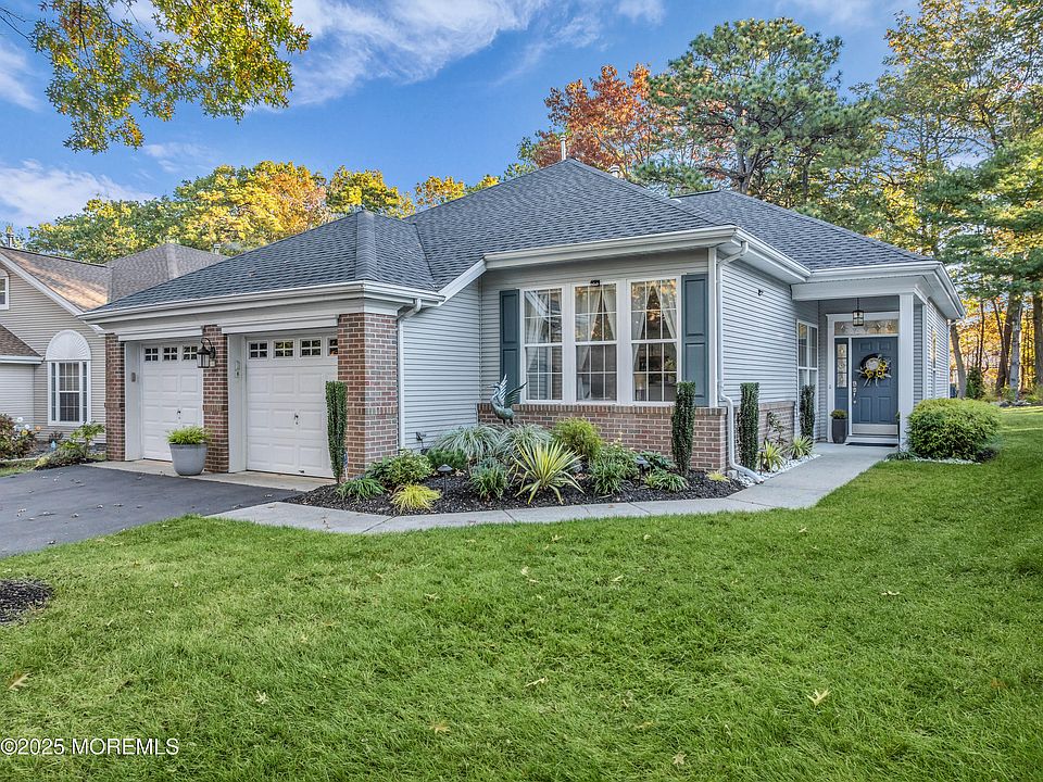 1st image of 15 Summerwinds Drive