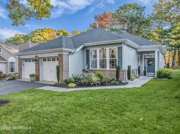 15 Summerwinds Drive, Lakewood, NJ 08701