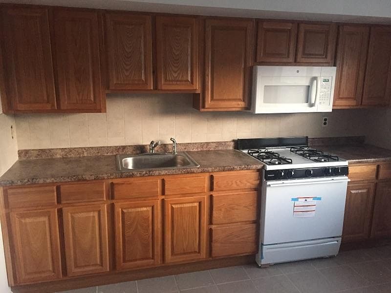 2nd image of 20 Halsey Ave APT 2