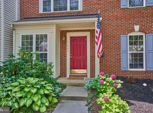 42993 Astell St, Chantilly, VA 20152