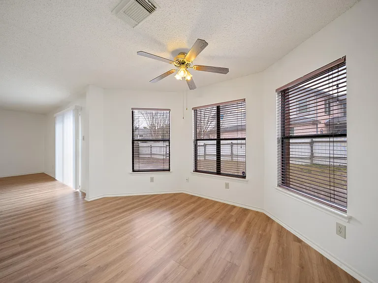 1688 Fir Cir — Photo 14