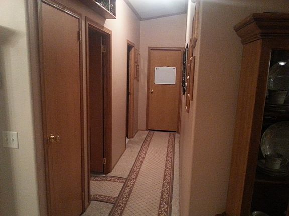 5th image of 75 Meggan Dr
