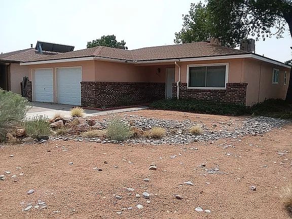 2nd image of 2433 Figueroa Dr NE