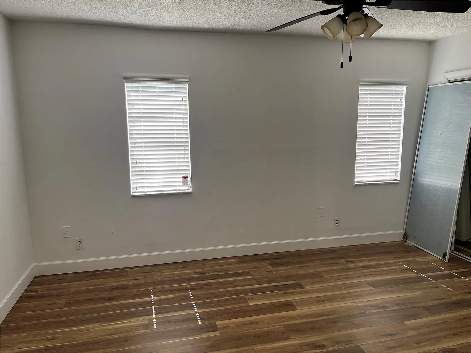 3 bed, 2.0 bath, 1131 sqft, $3,100 — Photo 3