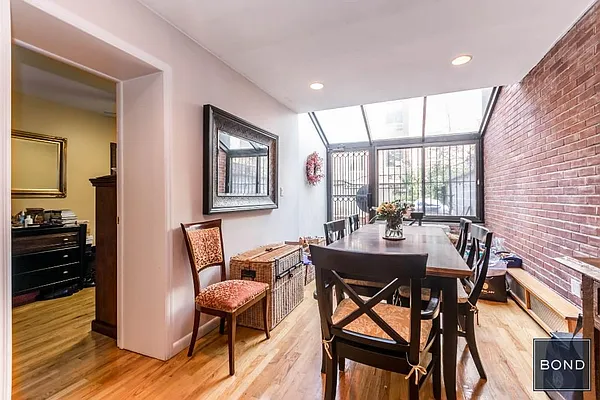 Rented by Bond New York | media 9