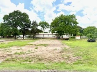 1901 Eisenhower Ave, Bryan, TX 77803