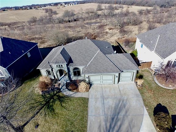 3rd image of 4910 N 126th St