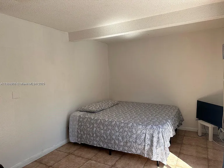 2019 Fletcher Street - 2 — Photo 13