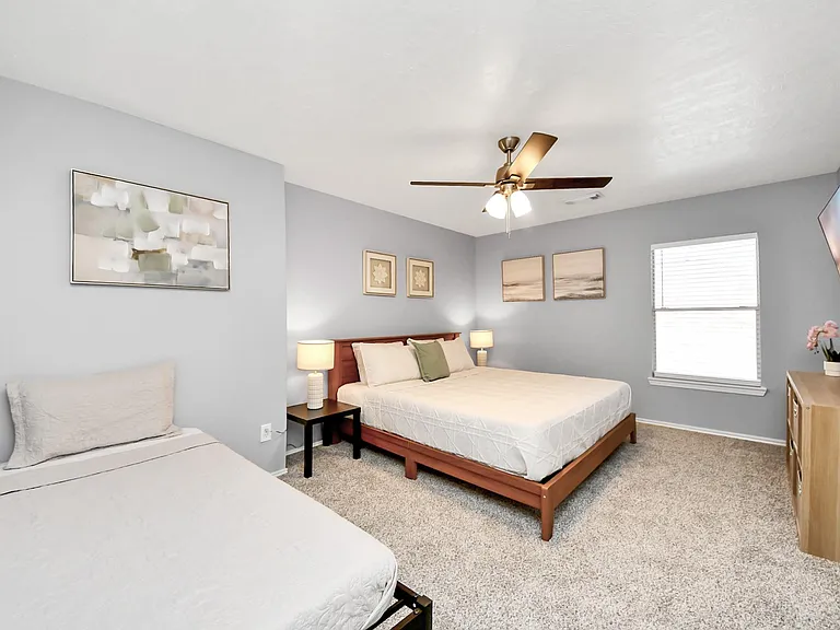 12711 Laurel Bank Way — Photo 32