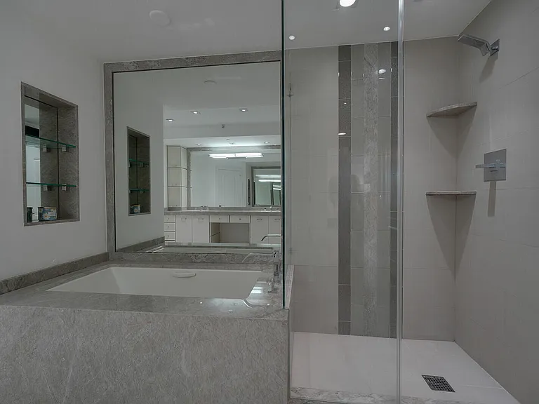 550 SE Mizner Blvd #B209 — Photo 35