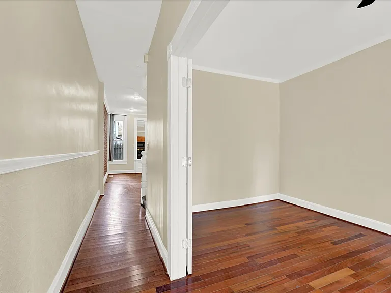 1230 S Charles St — Photo 3