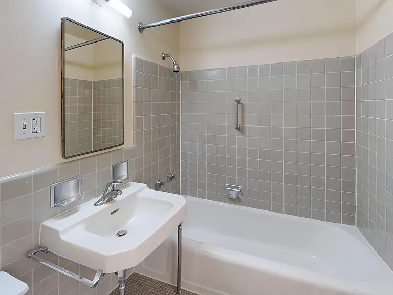 Parkmerced Apartments — Photo 28