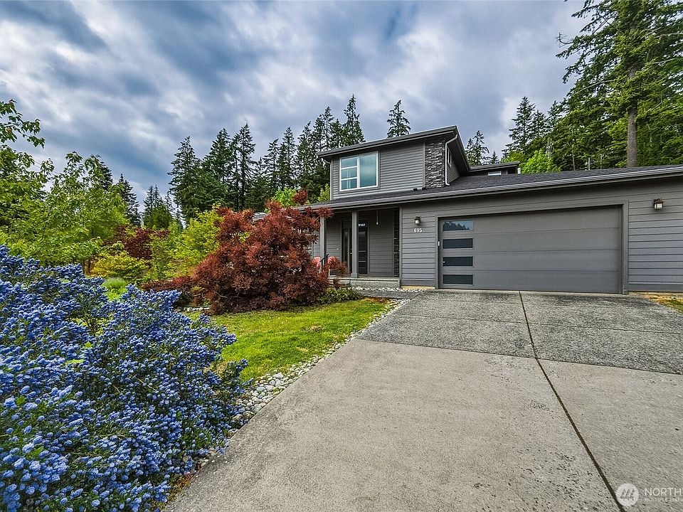 1st image of 695 Chuckanut Drive N
