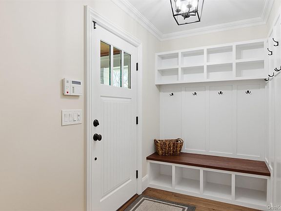 4th image of 44 Fort Hill Road