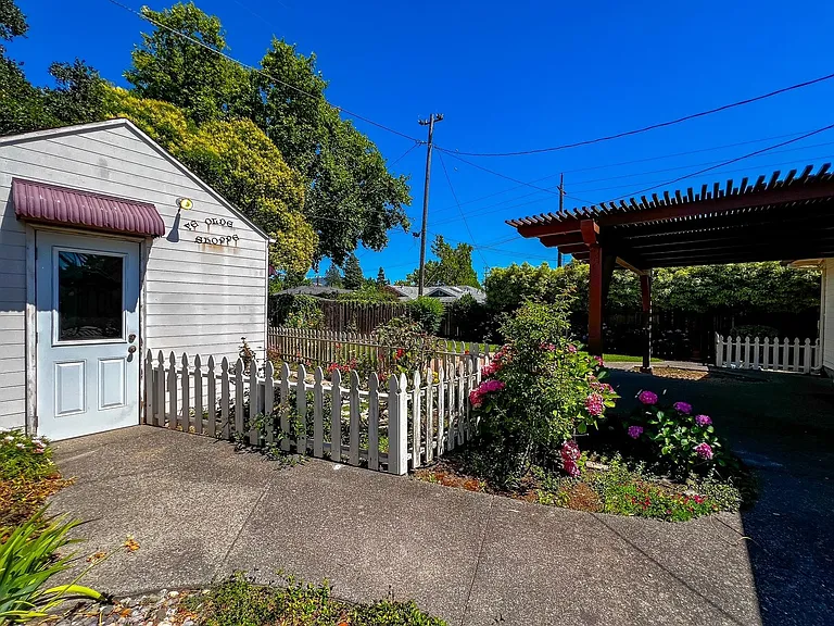 10 Linnell Ave — Photo 34