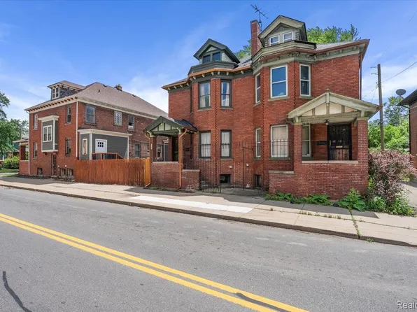 7950 E Lafayette St, Detroit, MI 48214