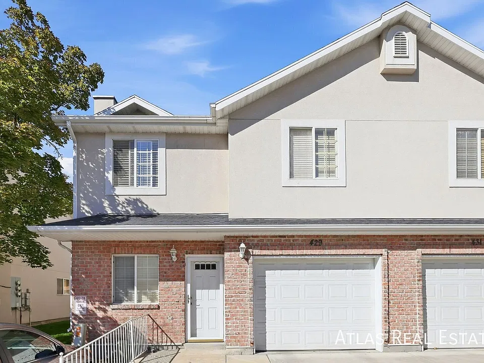 429 E Park Oak Pl