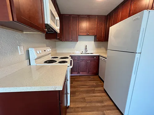 Dixon Landing Apartments Photo 1