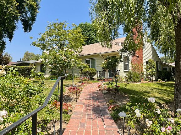 2nd image of 1907 San Pasqual St