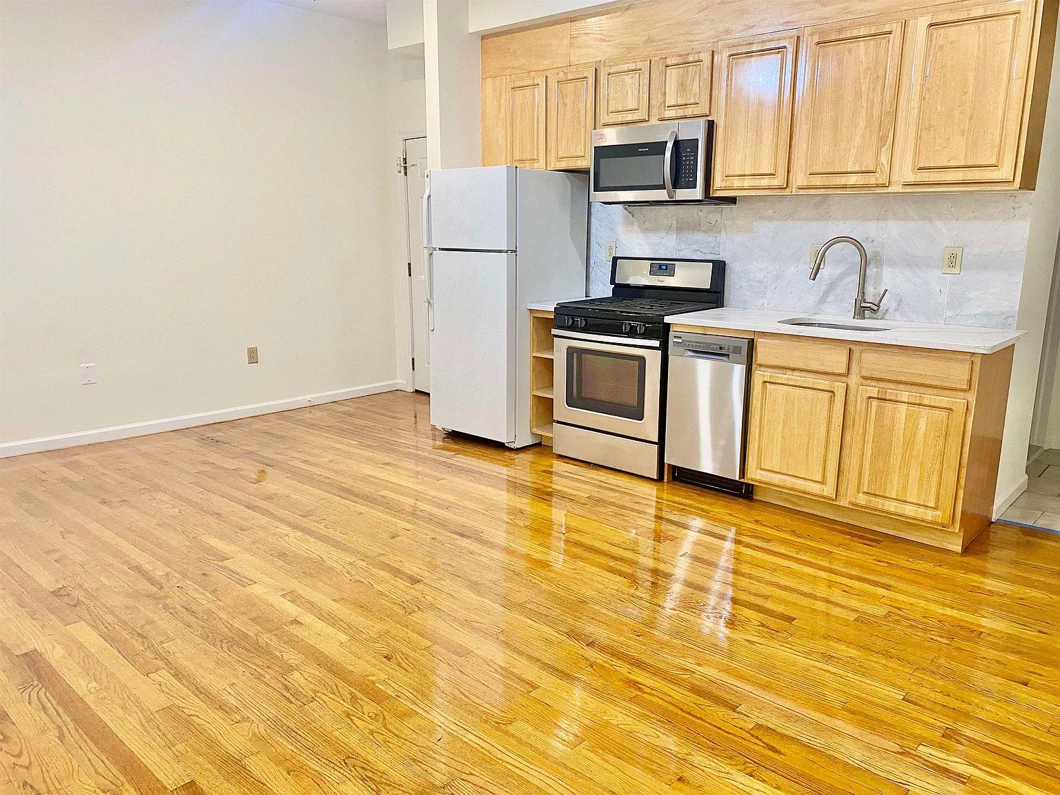 2 bed, 1.0 bath, $2,600 — Photo 1