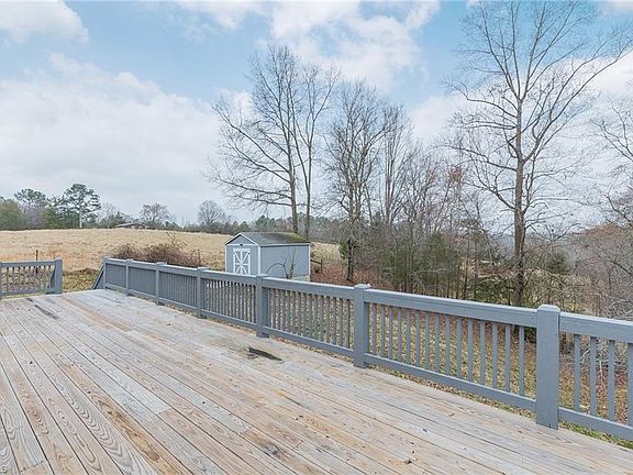 5th image of 5946 Drake Rd