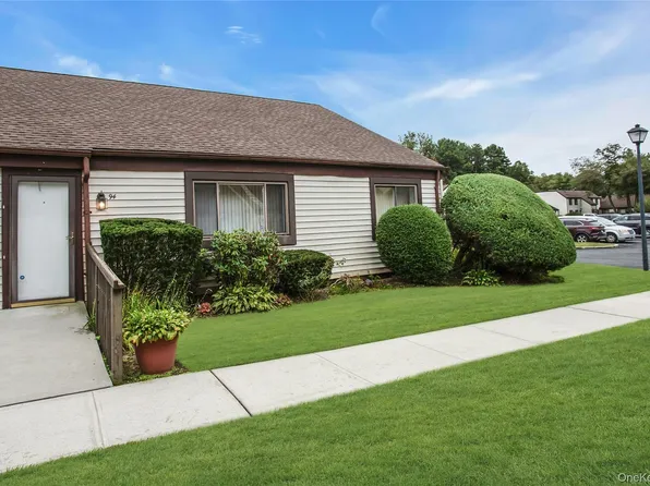 94 Gauguin Court #94, Middle Island, NY 11953