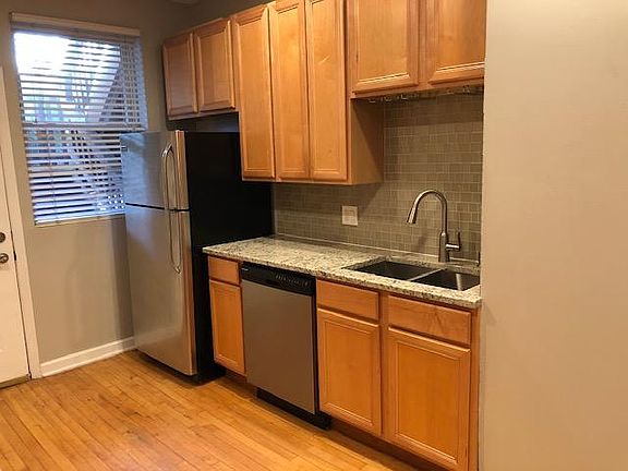 4th image of 6622 N Lakewood Ave APT 2