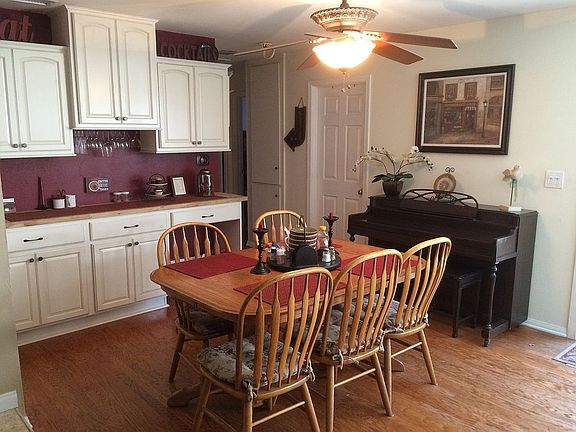 Hardwood Floors/Dining & Kit